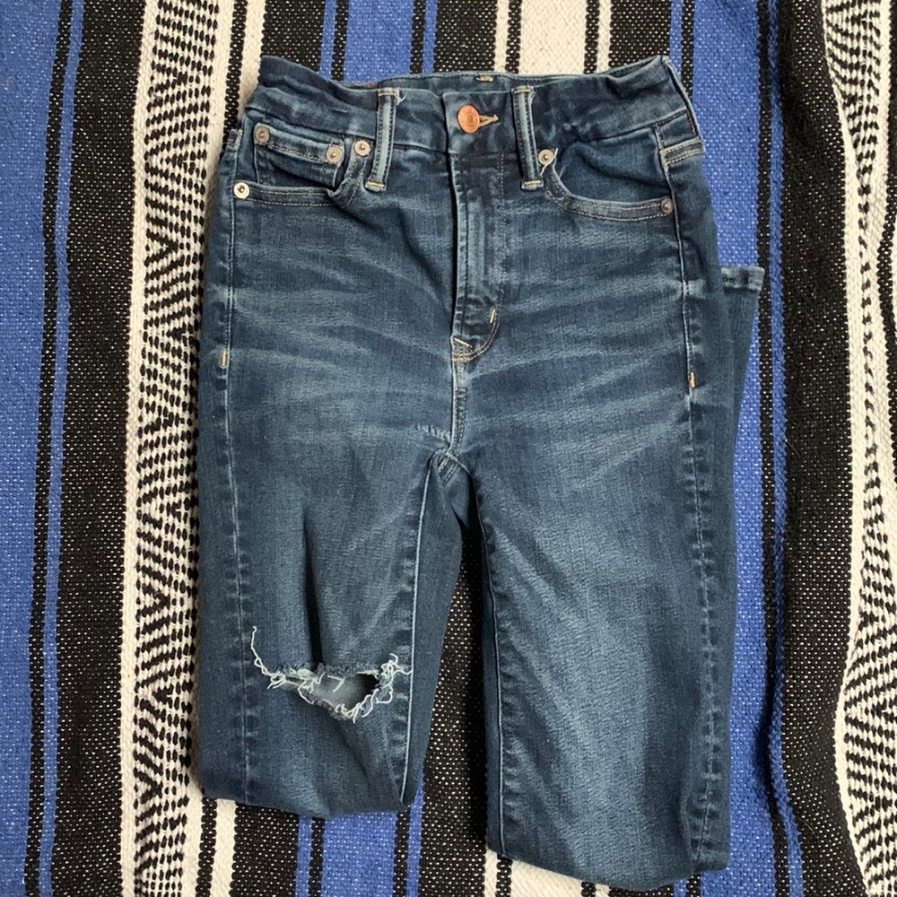 They are American Eagle skinny, high rise jeans.